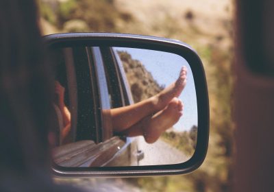 5 Essential Things to Carry While Traveling With Your Grandparents